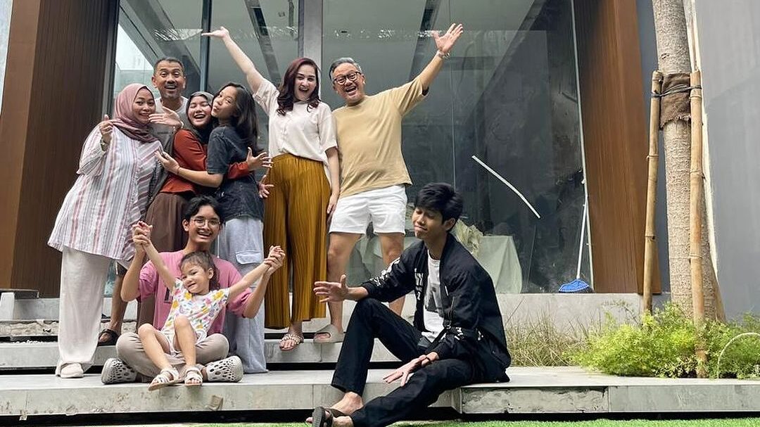 Tips Bikin Anak-Anak Terus Kompak Ala Mona Ratuliu