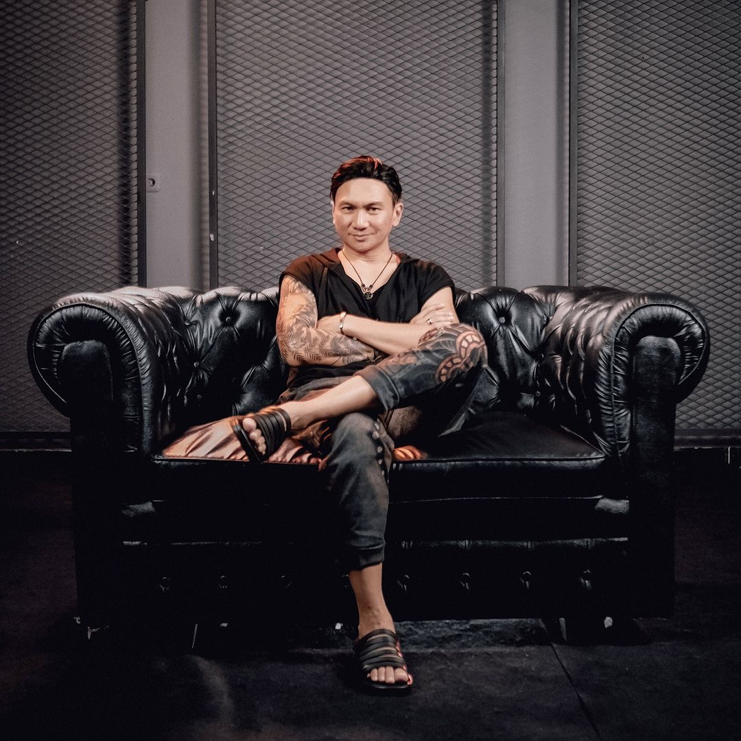 Anji Rayakan Ultah 45 Tahun dengan Buat Tato di Lengan Kanan