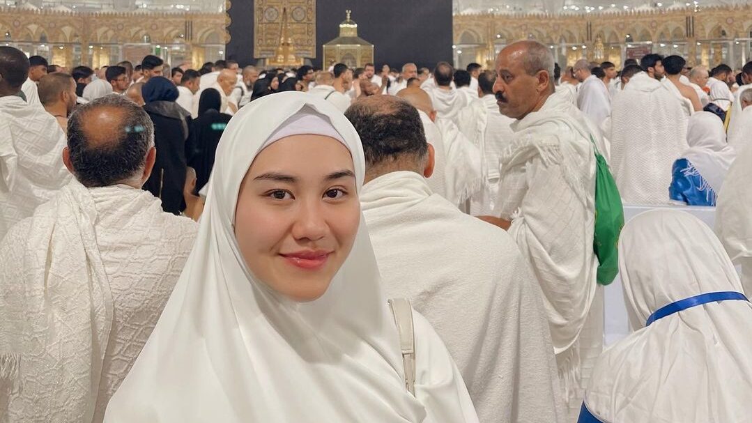 Aaliyah Massaid Cerita Keajaiban Berhasil Cium Ka'bah, Awalnya Pesimis
