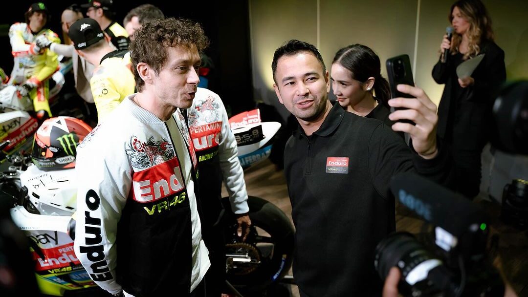 Kapan Lagi Raffi Ahmad Bisa Pamer Jumlah Followers di Depan Valentino Rossi