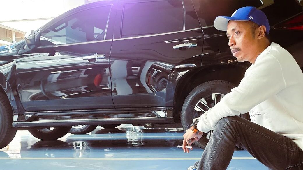 Jadi Duda, Furry Setya Pasrah Sendirian Pulang Kampung