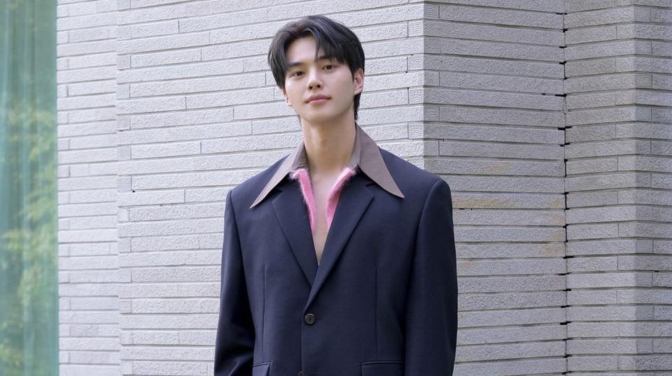 Song Kang Tulis Surat untuk Fans sebelum Berangkat Wamil Besok