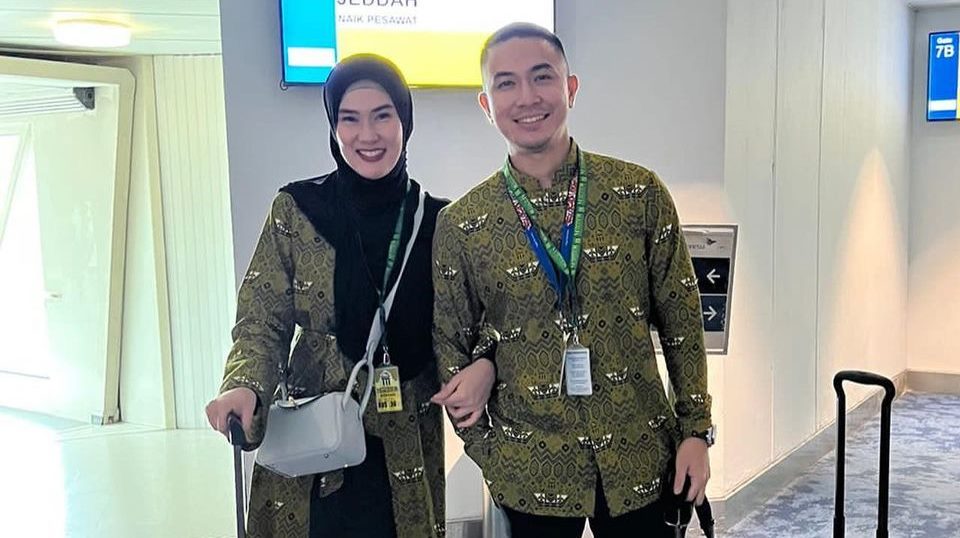 Suami Stevie Agnecya Jelaskan Alasan Selalu Datang ke Makam Istrinya Pada Malam Hari