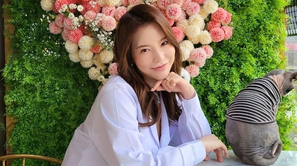 Sunny SNSD Rilis Foto Profil Baru pasca Keluar SM Entertainment