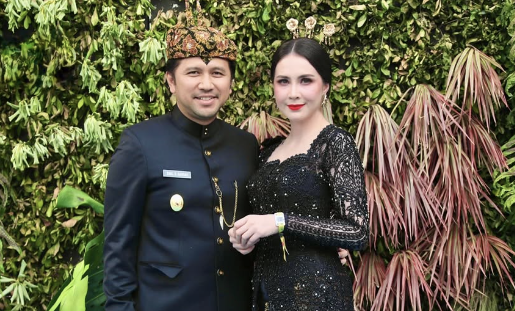 Dengan Wajah Pilu, Emil Dardak Tinjau Ruang Kerjanya yang Dibakar Massa
