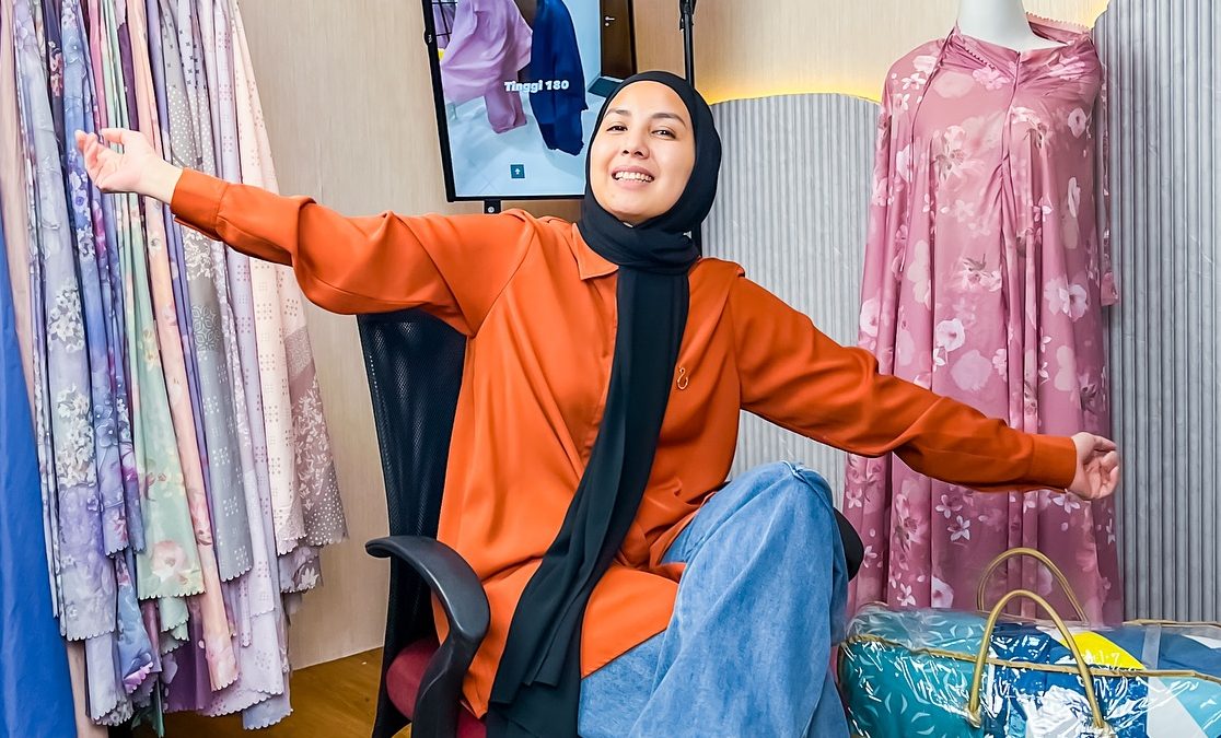 Tya Ariestya Ajari Suster Anaknya Nyetir Mobil dan Belajar Finance [Instagram]