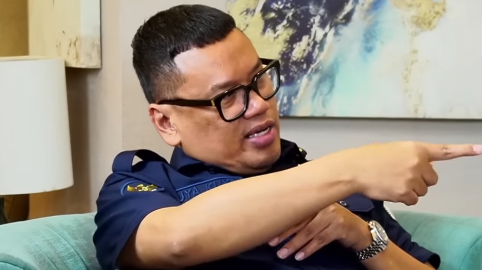 Video Joget Viral di Tengah Isu Kenaikan Gaji DPR, Uya Kuya Minta Publik Tak Percaya Hoaks