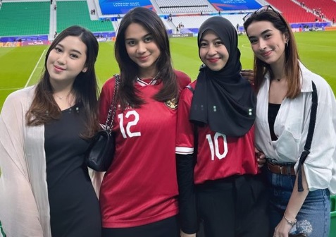 6 Bidadari Timnas Hebohkan Stadion Qatar