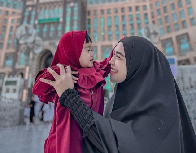 Dikhawatirkan Bikin Trauma, Ria Ricis Bantah Moana Lihat Langsung Sapi Kurbannya Disembelih