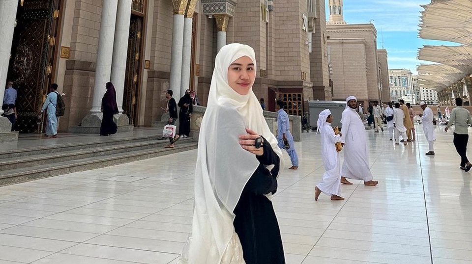 Aaliyah Massaid Cantik Bercadar, Makin Khusyuk Umrah Tanpa Thariq Halilintar