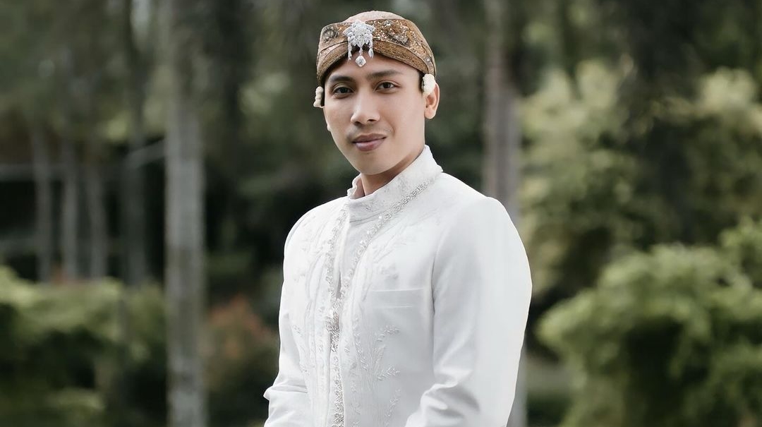 Pernah Jadi Waria, Aby Respati Teman Millen Cyrus Menikah