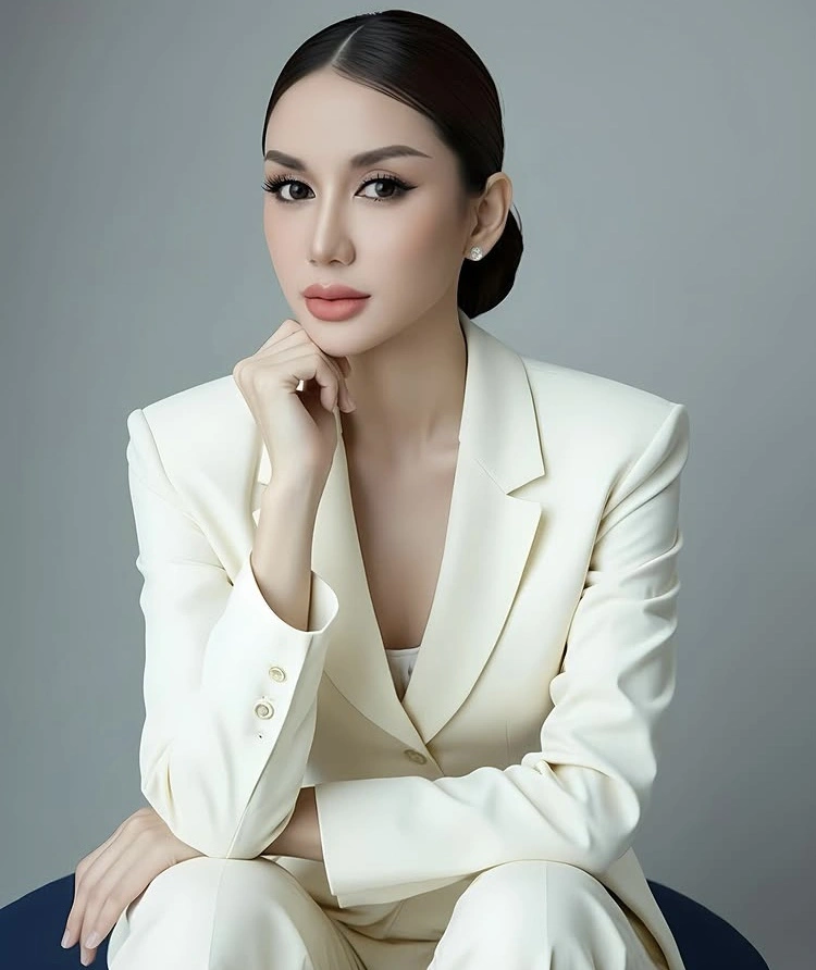 Ade Tya Wanita Yang Didekati Oleh Ari Lasso