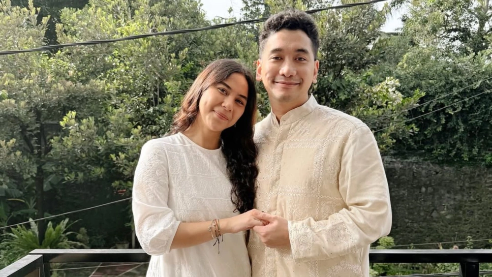 Adinda Thomas bersama sang suami, Raka Akmal. [Instagram]