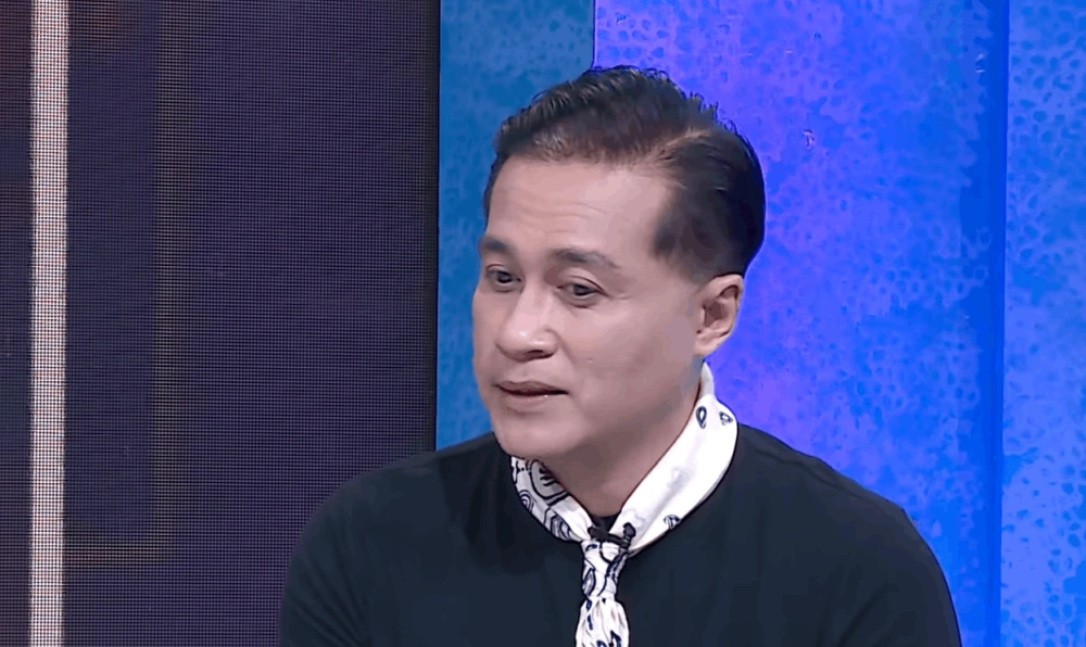 Adjie Pangestu sempat kesal dengan gosip tersebut karena menyeret putranya, Rafi. 