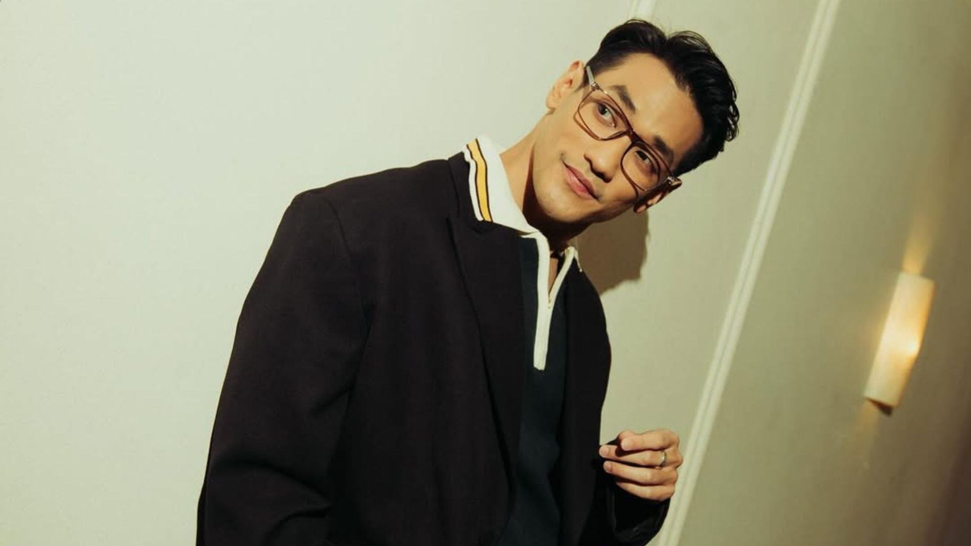Lirik Kacamata, Lagu Pembuka Afgan di Album Retrospektif