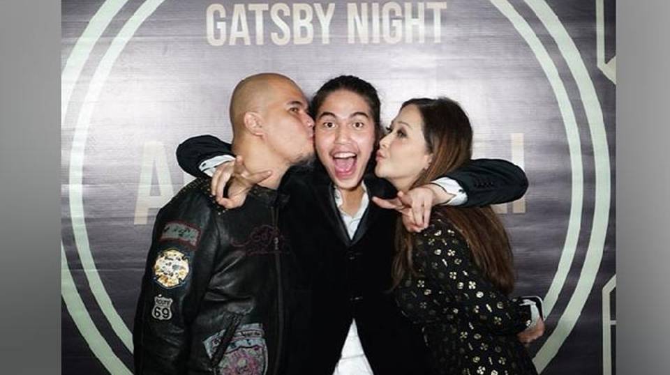 Maia Estianty Cuek, Ahmad Dhani Curi-Curi Pandang Saat Nonton El Rumi Tinju?