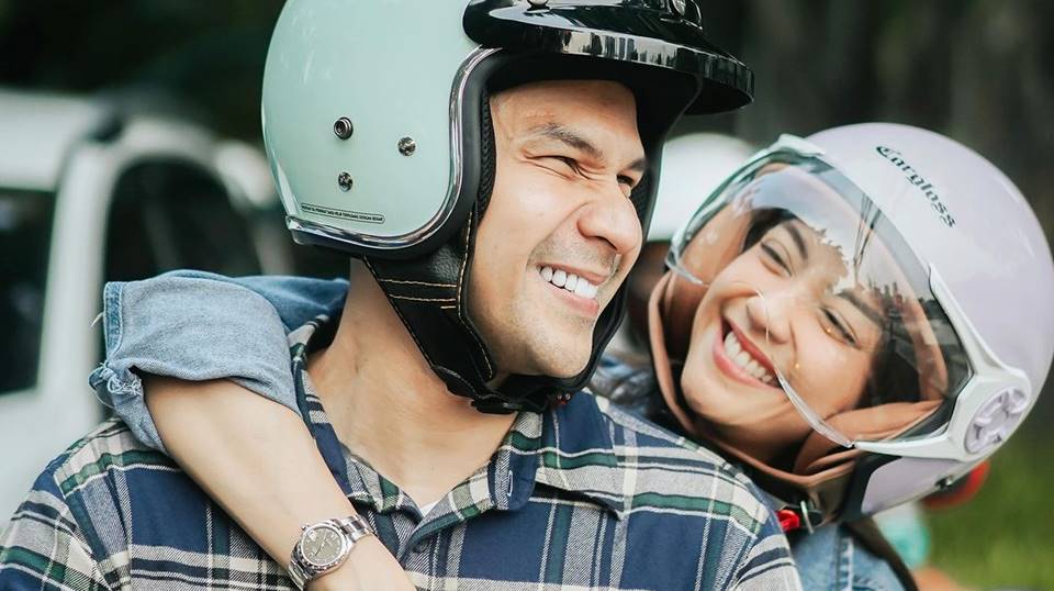 Jonathan Frizzy & Ririn Dwi Ariyanti Saling Jaga Toleransi, Beda Keyakinan Gak Masalah