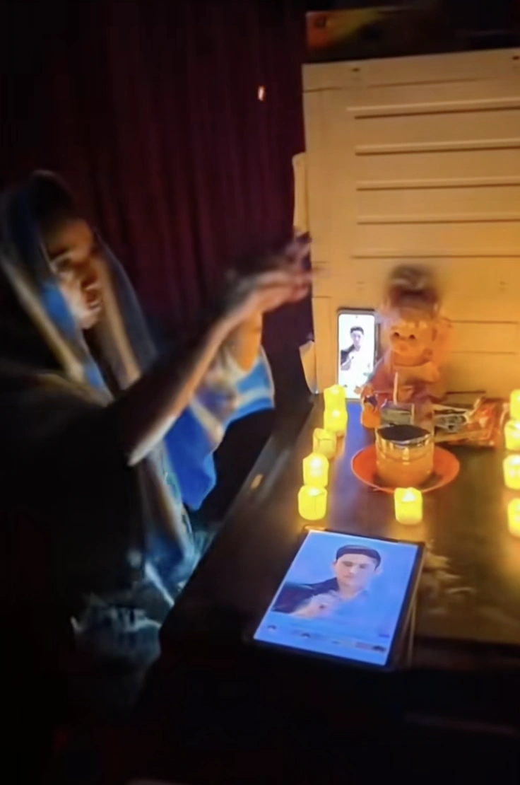 Aksi Piyiii Pelet Kenny Austin. [TikTok]