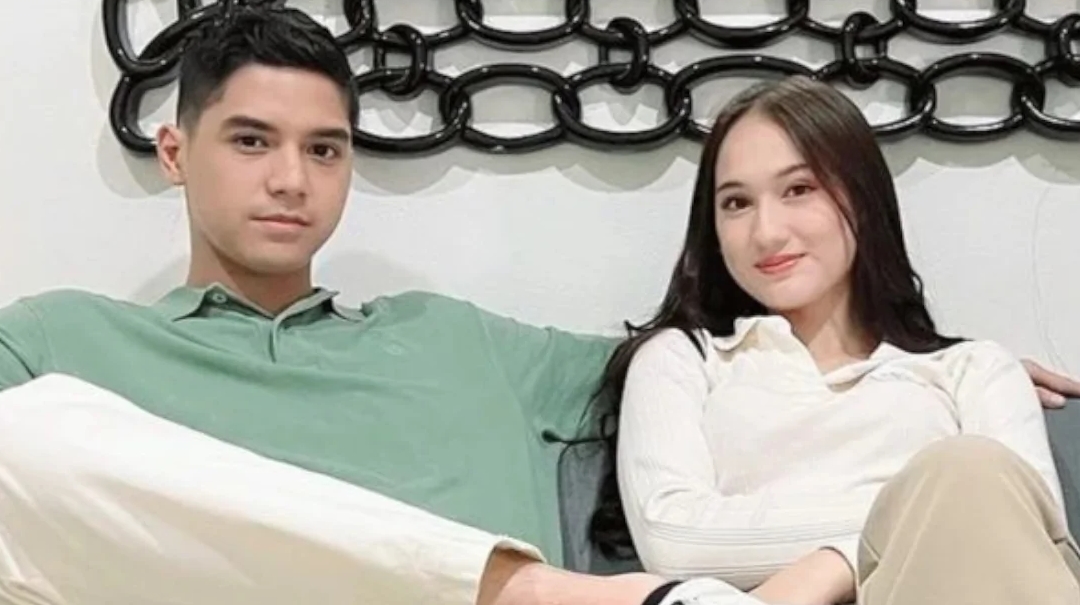 Kemesraan Al Ghazali dan Laura Moane di Bangkok: Kayak Suami Istri