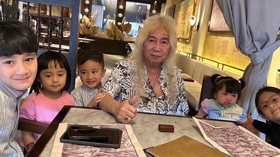 Anak-anak Nagita Slavina Bareng Gideon Tengker Sang Kakek [Instagram]