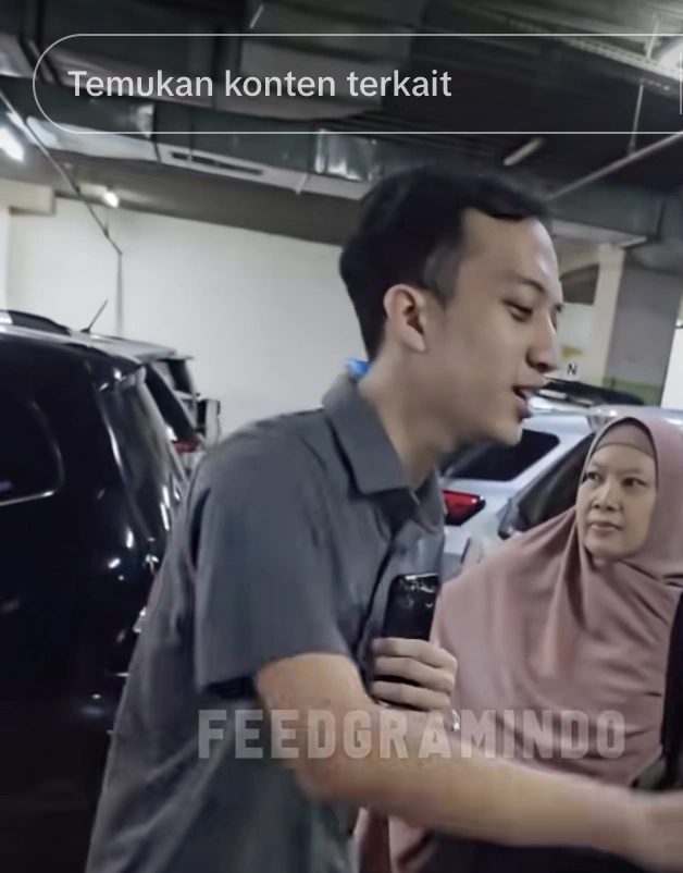 Anak Propam Polda Metro Bawa Barang Bukti Ke Mall BTM Bogor. [TikTok]