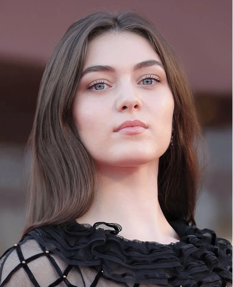 Anamaria Vartolomei [Instagram]