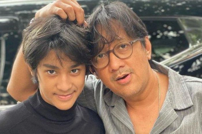 Andre Taulany dan Anaknya. (Instagram/Andreastaulany)