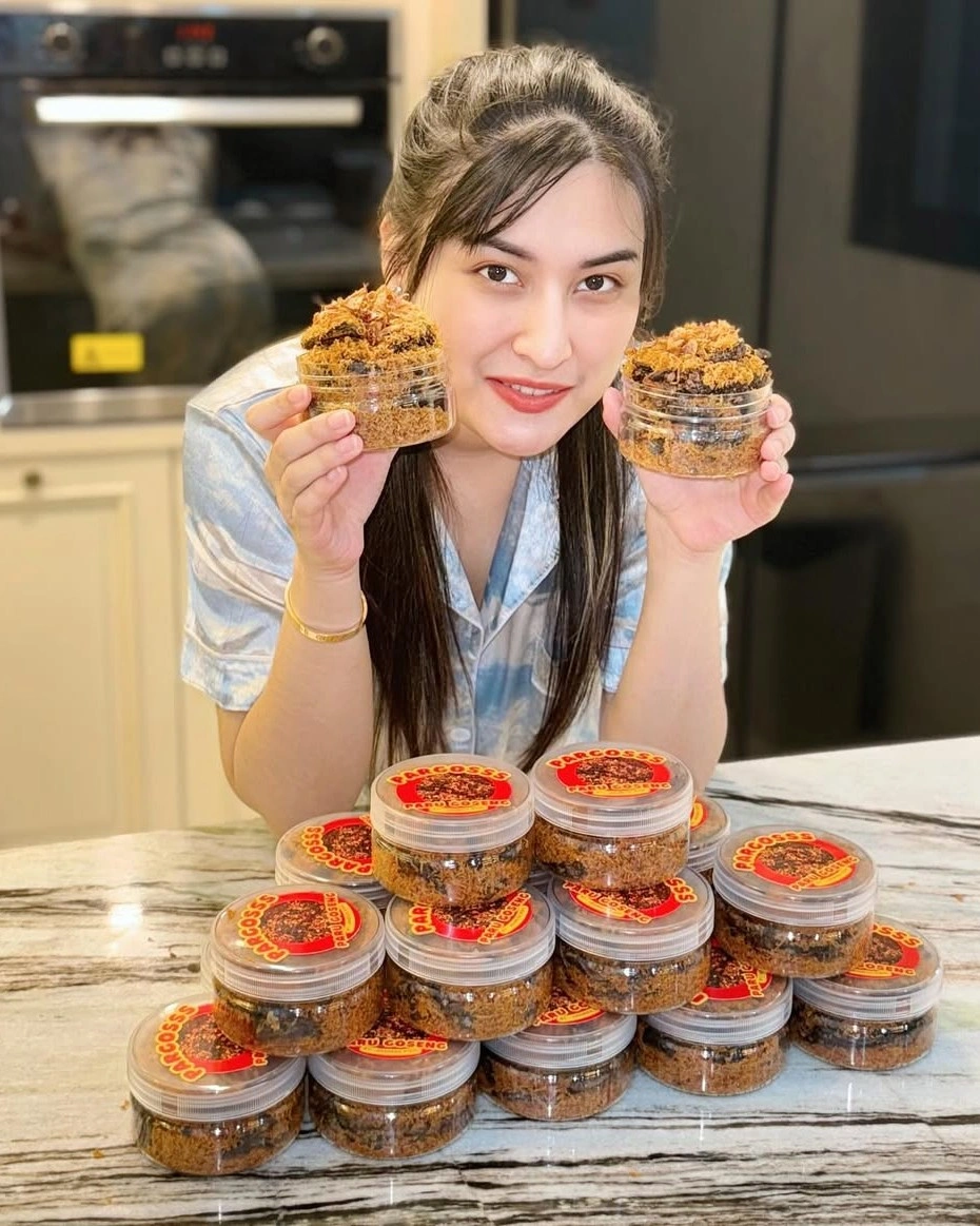 Angbeen Rishi [Instagram]