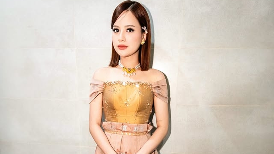 Lagi Bawa Stroller, Anggi Marito Keluhkan Pengguna Lift Tak Paham Prioritas: Kalian Masih Punya Kaki!