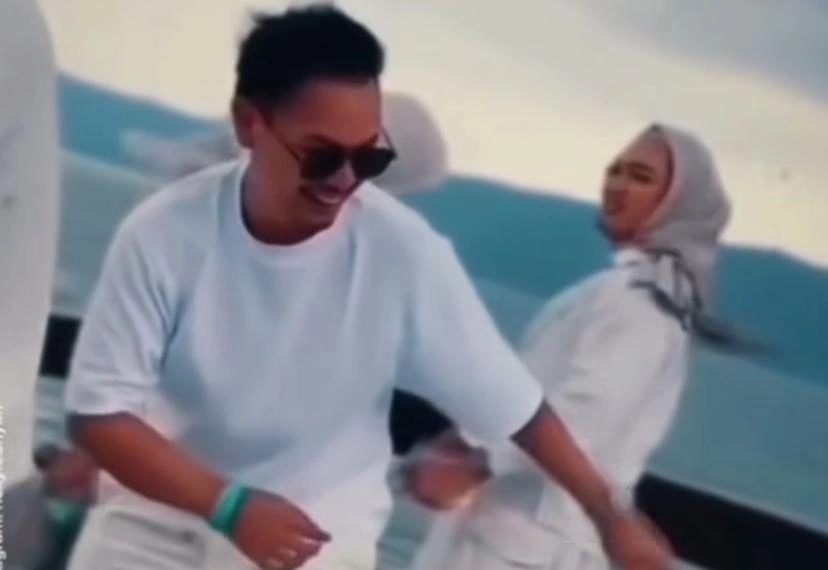 Anggora Dprd Langkat Partai Pan Asyik Pesta Di Kapal