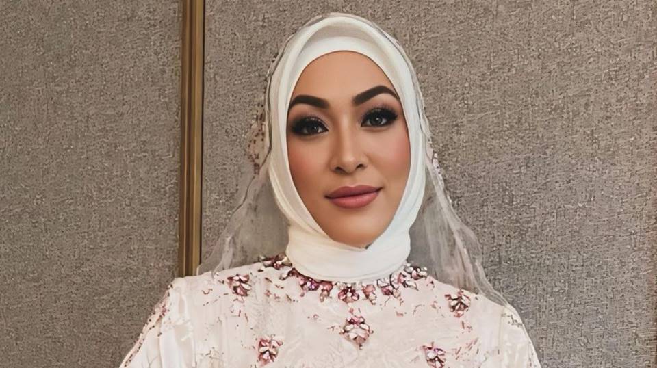 Meski Ibu Sambung, Angelina Sondakh Tulis Pesan Haru Buat Zahwa Massaid yang Lagi Ultah
