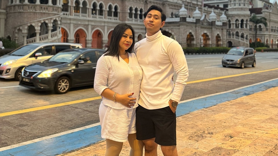 Anisa Bahar dan Edwin Bahari