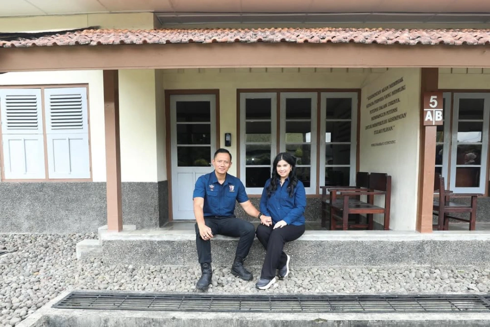 Annisa Pohan Dan Ahy Di Akademi Militer Magelang Dalam Rangka Reuni Perak Akabri 2000 [Sumber: Instagram]