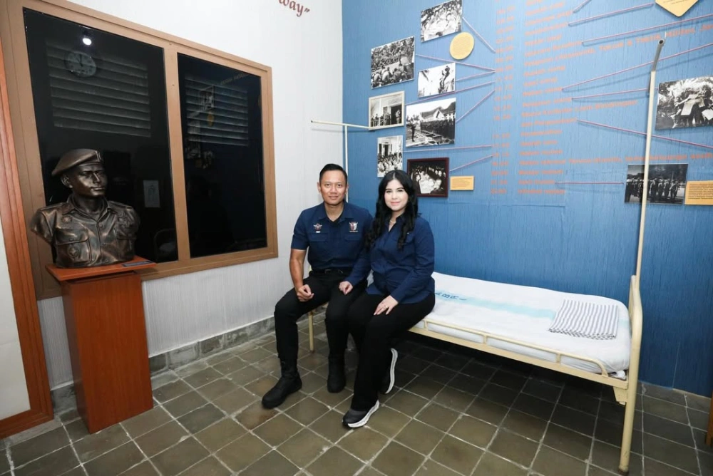 Annisa Pohan Dan Ahy Di Akademi Militer Magelang Dalam Rangka Reuni Perak Akabri 2000 [Sumber: Instagram]