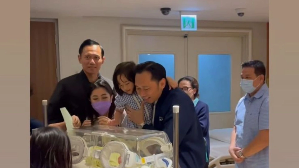 Keluarga sambut kehadiran baby Arjuna. [Instagram] 