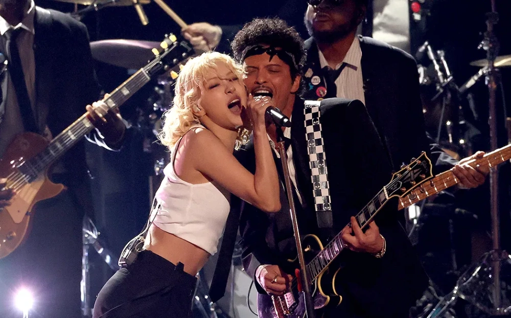 Apt Gagal Di Grammy 2026 Bruno Mars Dan Rose Diterpa Rumor Panas Usai Acara The Hollywood Reporter
