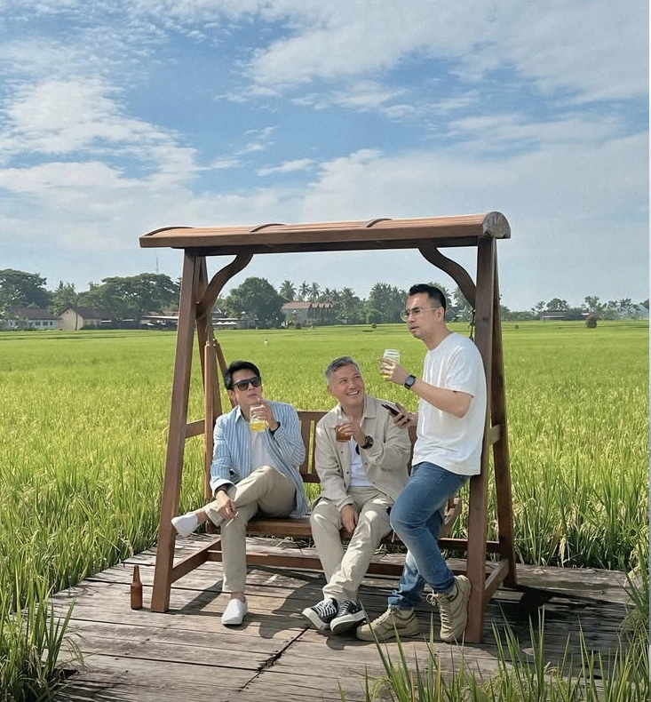Ariel Gading Marten Raffi Ahmad Di Destinasi Wisata Sawah Jogja [Instagram]