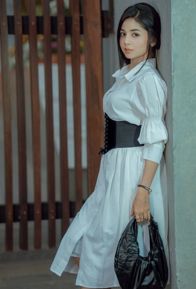 Arohi Mim Saat Pemotretan [Instagram]