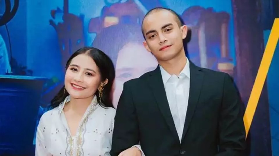 Deretan Film Omara Esteghlal, Aktor yang Diduga Pacar Prilly Latuconsina