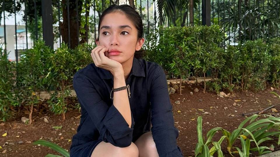 Jalan-Jalan Sama Anak, Ussy Sulistiawaty Tenteng Tas Hermes Rp200 Juta