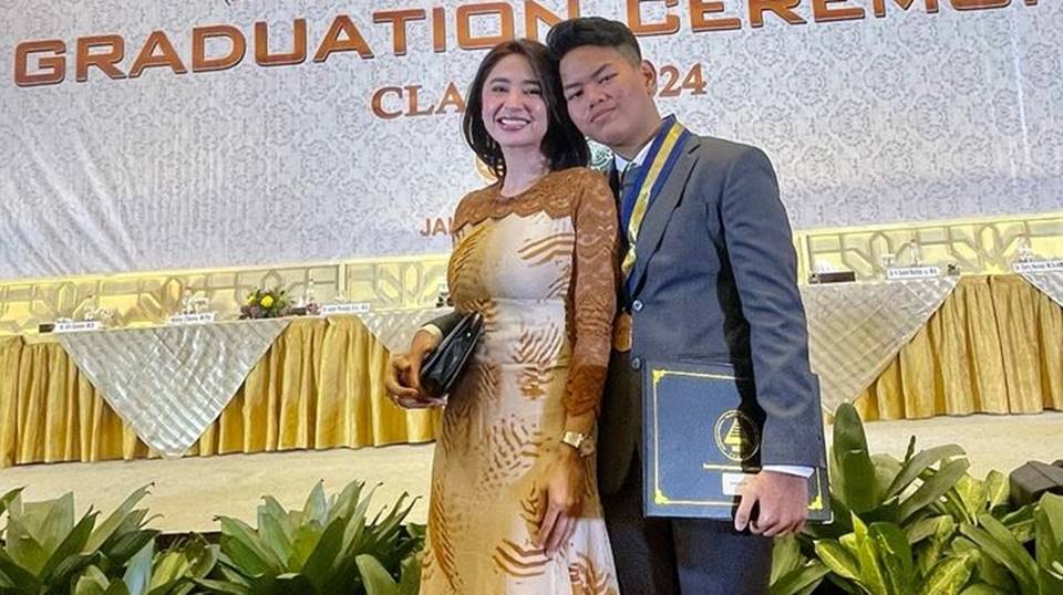 Anak Angkat Dewi Perssik Wisuda, Uang Pangkal Sekolahnya Capai Rp82 Juta