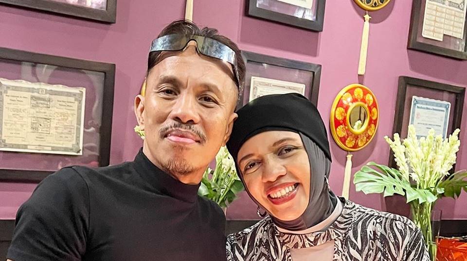 Geni Faruk & Anofial Asmid Dapat Kado Lapangan Golf dari Anak-Anak Gen Halilintar