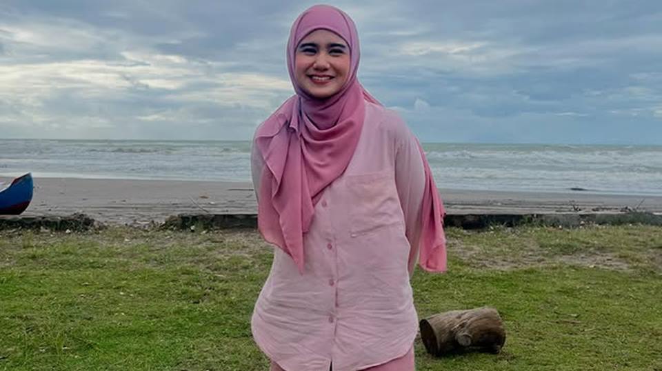 4 Potret Tissa Biani Tampil Berhijab Jadi 'Norma', Cantik Banget