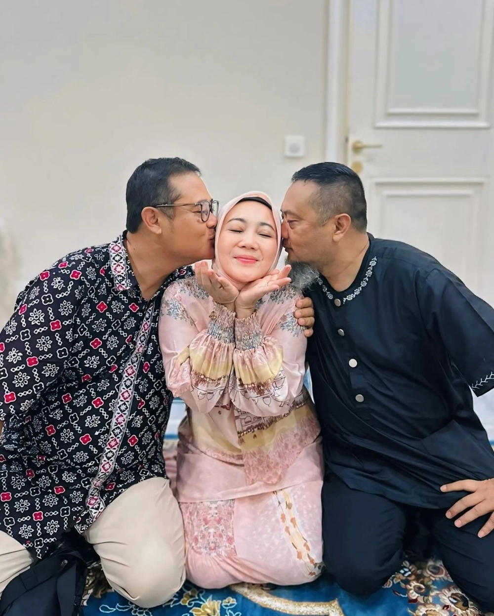 Atalia Praratya Bersama Kakak Kakaknya [Sumber: Instagram Ataliapr]