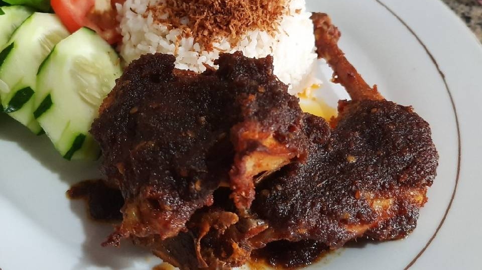 Ayam Bumbu Hitam (cookpad.com)