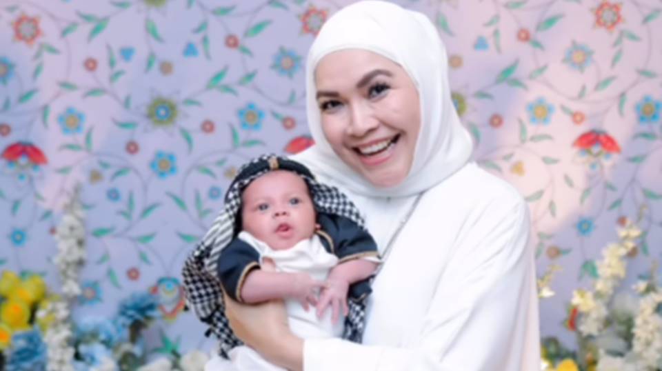 Ibunda Ayu Ting Ting Simpan Barang Terakhir Mendiang Baby Zoltan Buat Kenangan