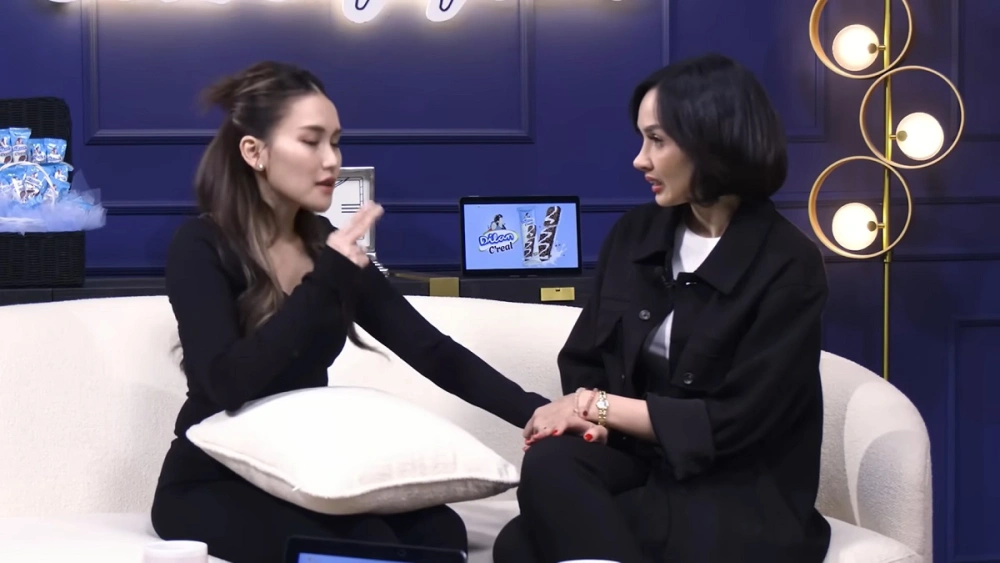 Ayu Ting Ting Ungkap Kedekatannya Dengan Boy William Yang Sudah Terjalin Sejak Lama Youtube Comic 8 Revolution