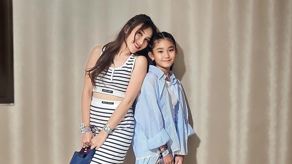 Dear Moms, Baca Tips Ini Dulu Sebelum Ajak Anak Nonton Konser Seperti Ayu Ting Ting