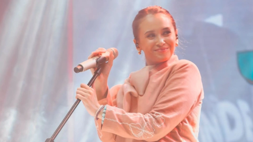 Ayushita cukup tertutup soal kisah asmaranya. [Instagram]