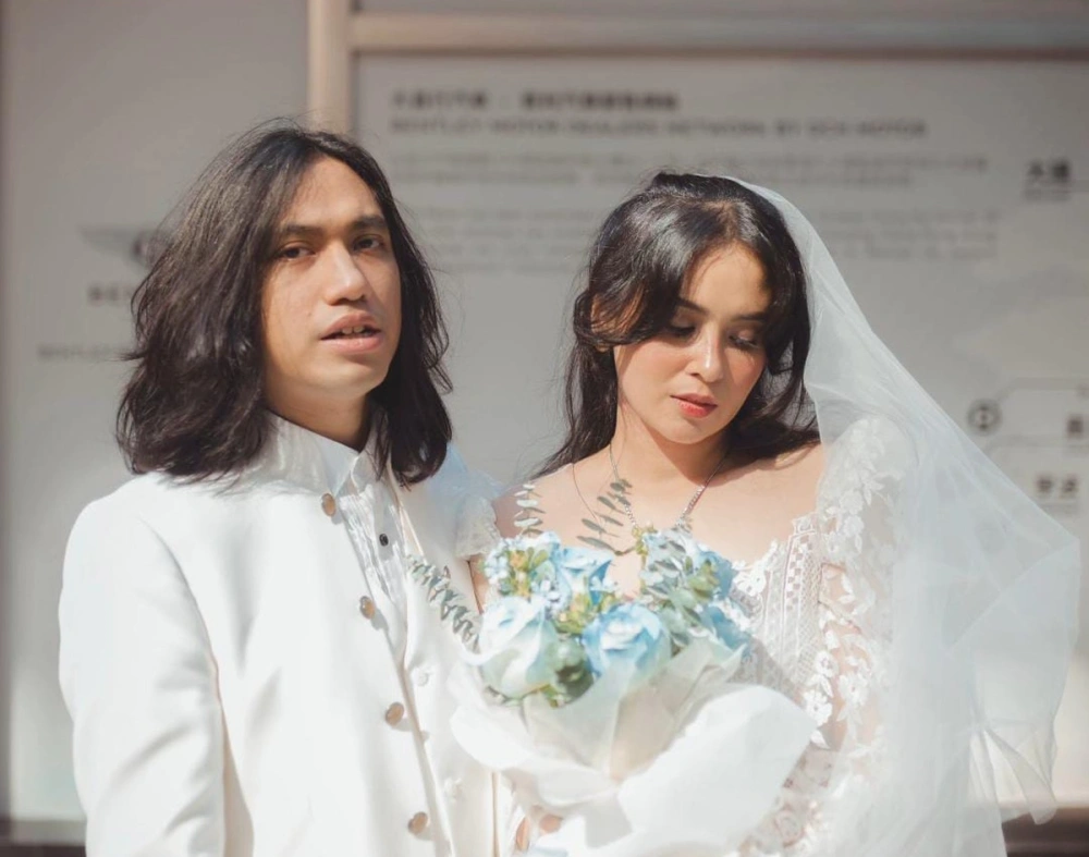 Ayushita Resmi Menikah Instagram